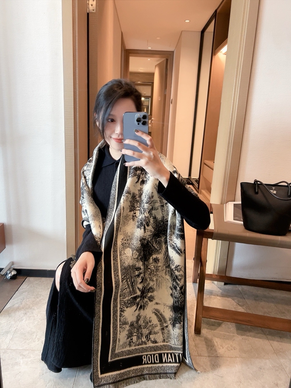 ブランドマフラー正面デザイン